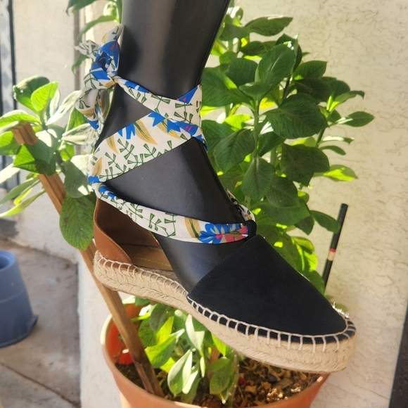 Floral Ribbon Espadrilles - Black and Brown - Picture 6 of 10